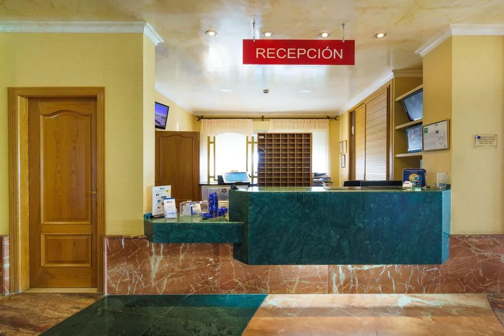 Lobby, Isabel, Costa Del Sol