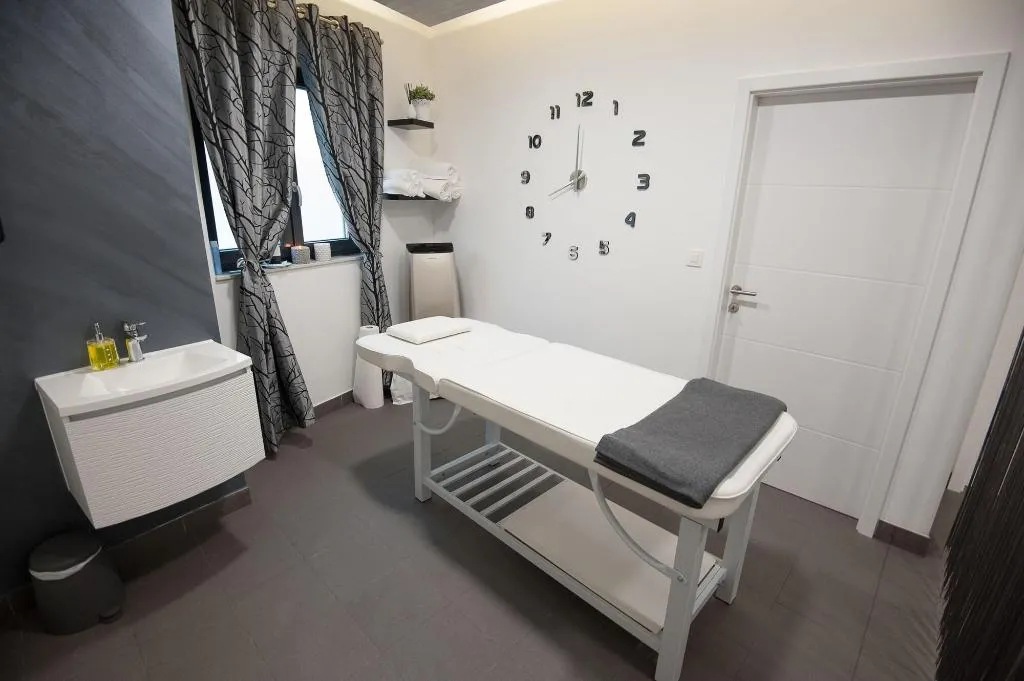 Sports and Entertainment, Villa Nani, Split