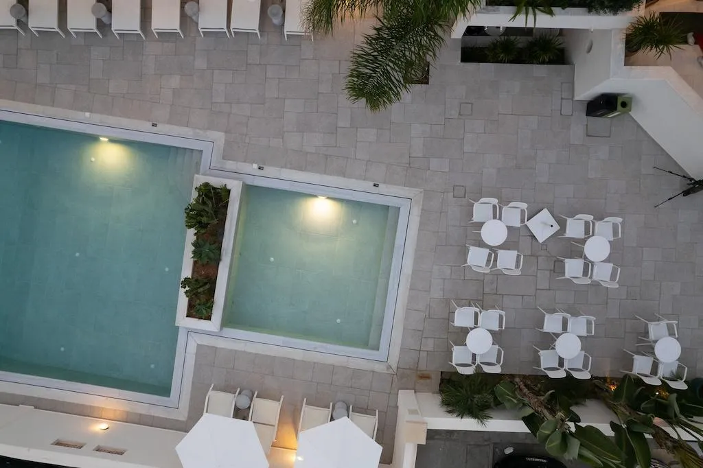 Pool, Aristea, Crete