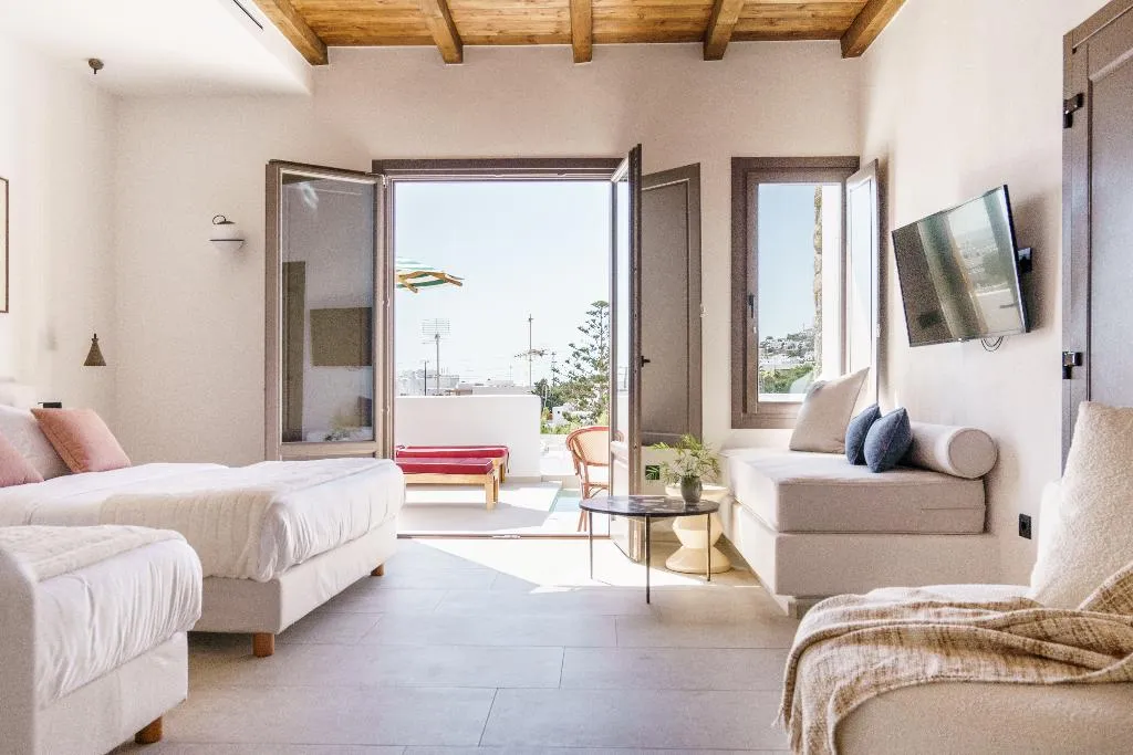 SUITE POOL VIEW TWO DOUBLE BEDS Room, Pelican Bay Art, Mykonos