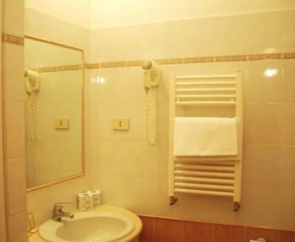 Room, California, Rome
