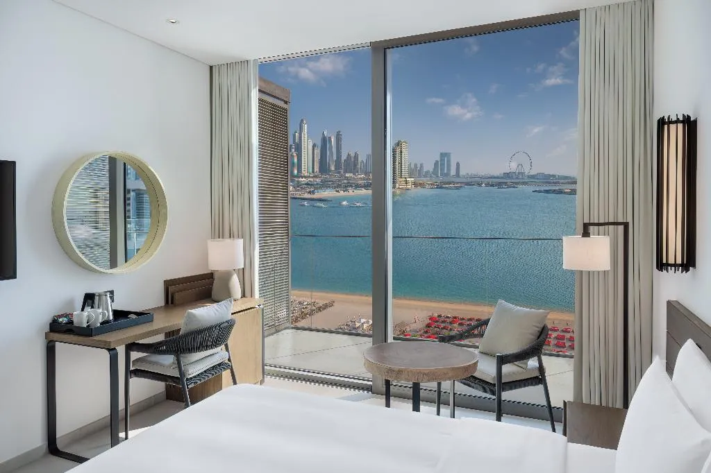 Room, Radisson Beach Resort Palm Jumeirah, Dubai