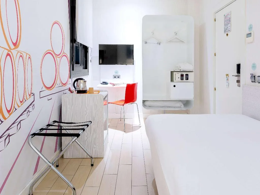 SINGLE STANDARD Room, Ibis Styles Madrid Prado, Madrid