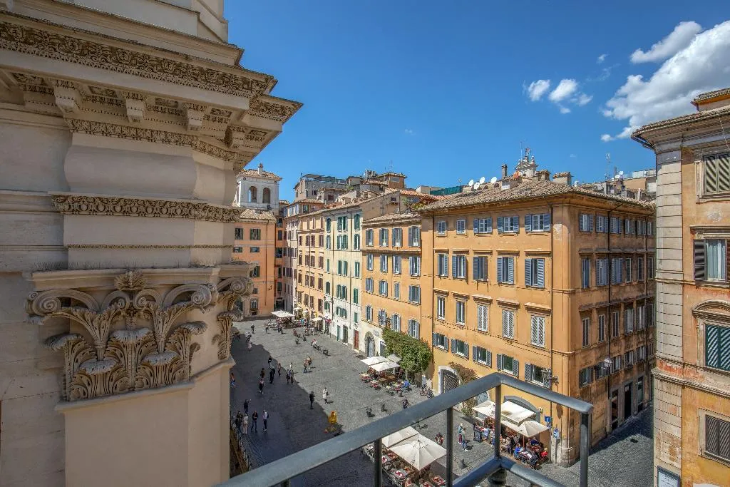 General view, 9 Hotel Cesari, Rome