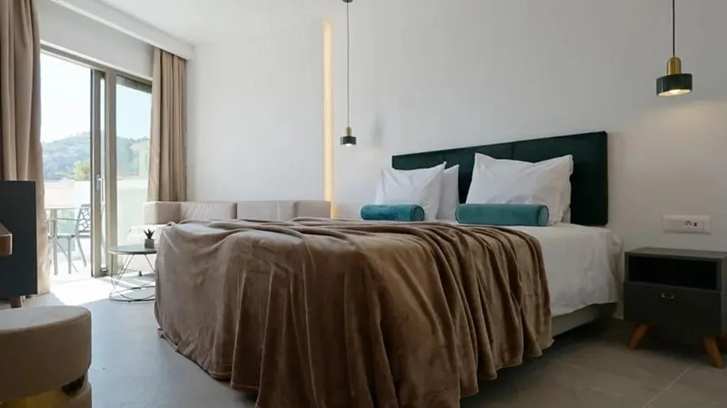 JUNIOR SUITE KING SIZE BED Room, Diana Palace Hotel Zakynthos, Zante