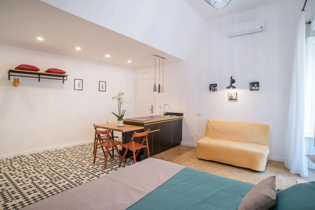 Room, Napoliamo Guest House, Naples