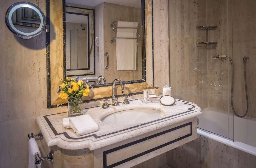 TWIN STANDARD Room, Rome Cavalieri, A Waldorf Astoria Hotel, Rome