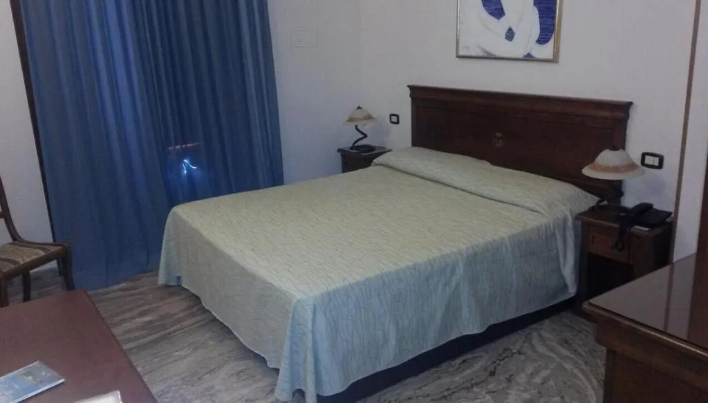 Room, Riviera, Palermo