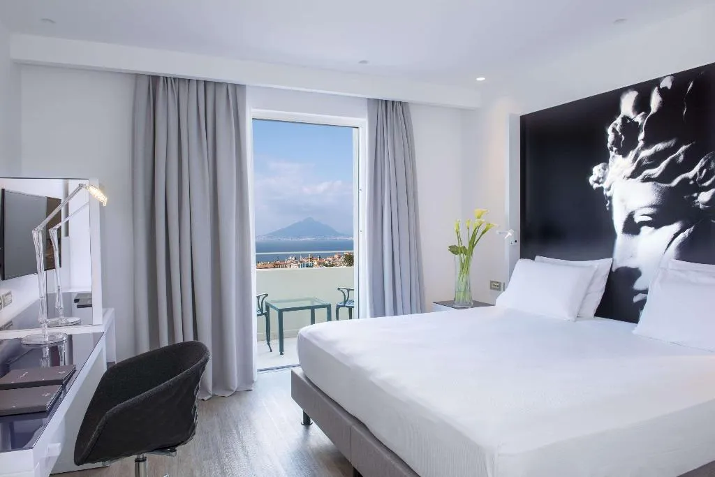 Room, Hilton Sorrento Palace, Naples