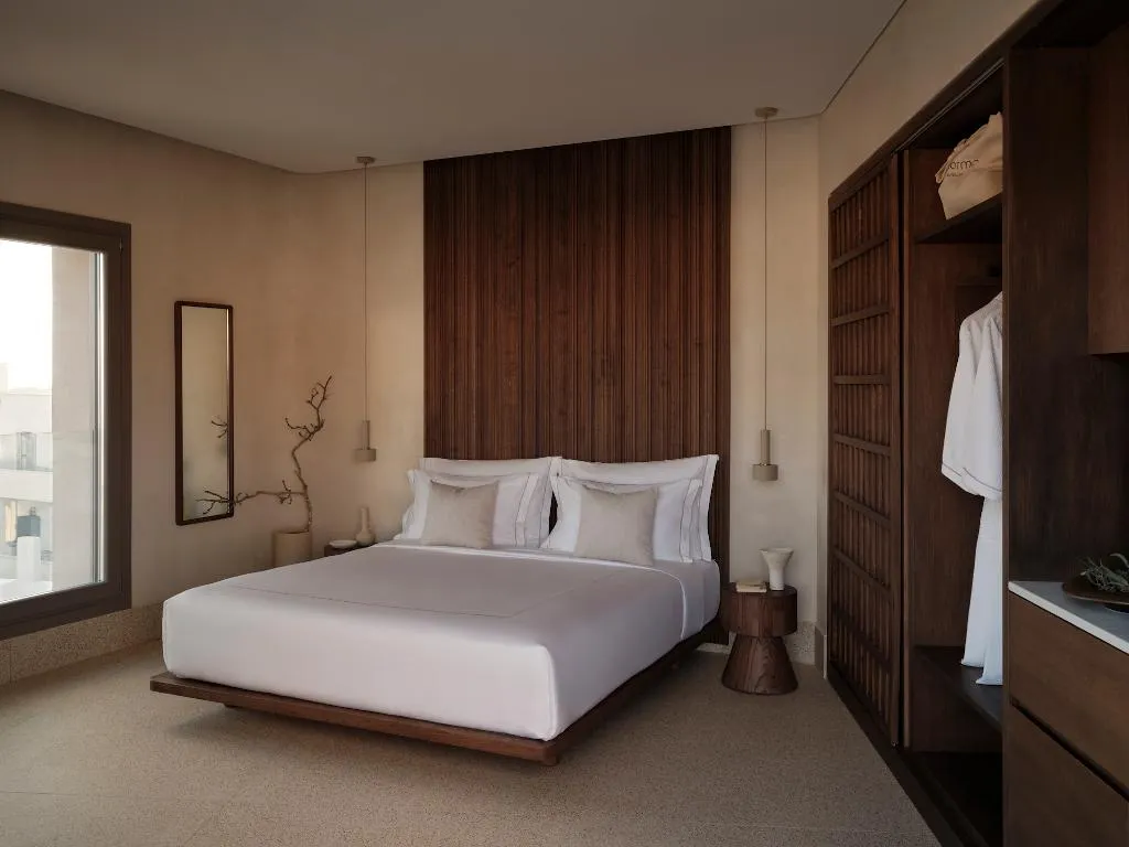 TRIPLE PREMIUM Room, Enarma Suites & Spa Wellness Retreat, Santorini