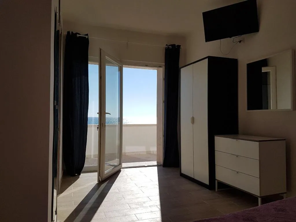 Room, Il Paradiso Sul Mare, Rome