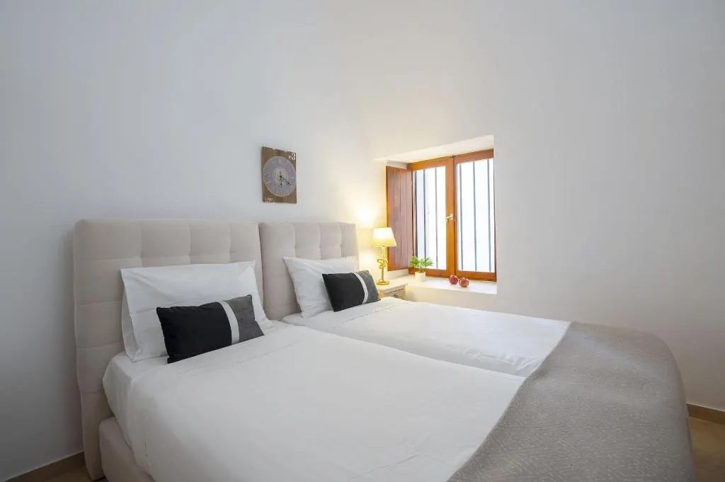 Room, Estate 1896, Santorini