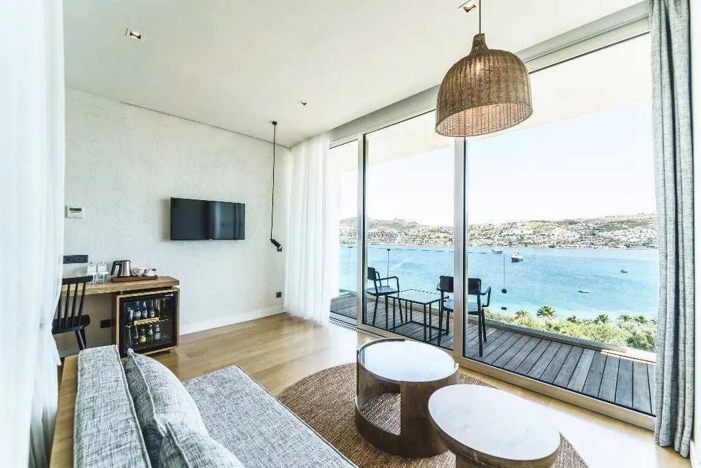 DOUBLE DELUXE SEA VIEW Room, Cape Bodrum Luxury Hotel & Beach, Bodrum