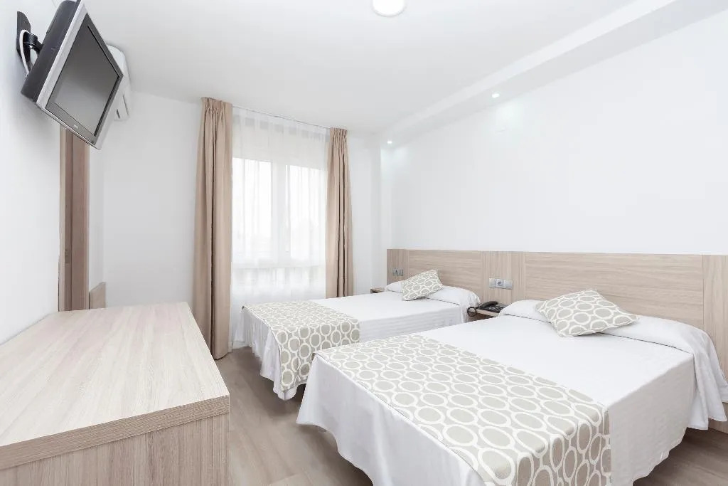 TRIPLE STANDARD Room, Olympia Ronda II, Valencia