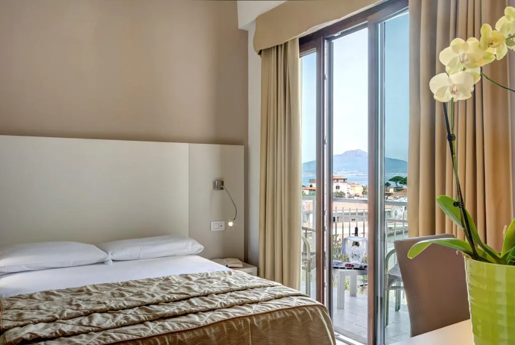 SINGLE STANDARD Room, Caravel, Naples
