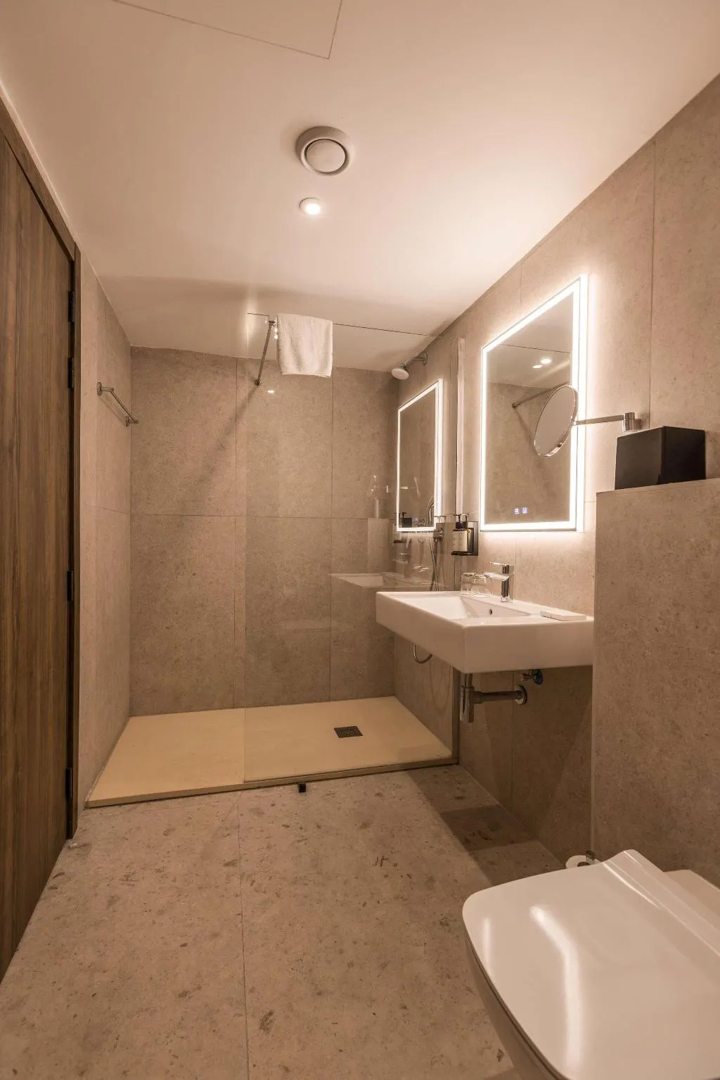 Room, Ax Odycy, Malta
