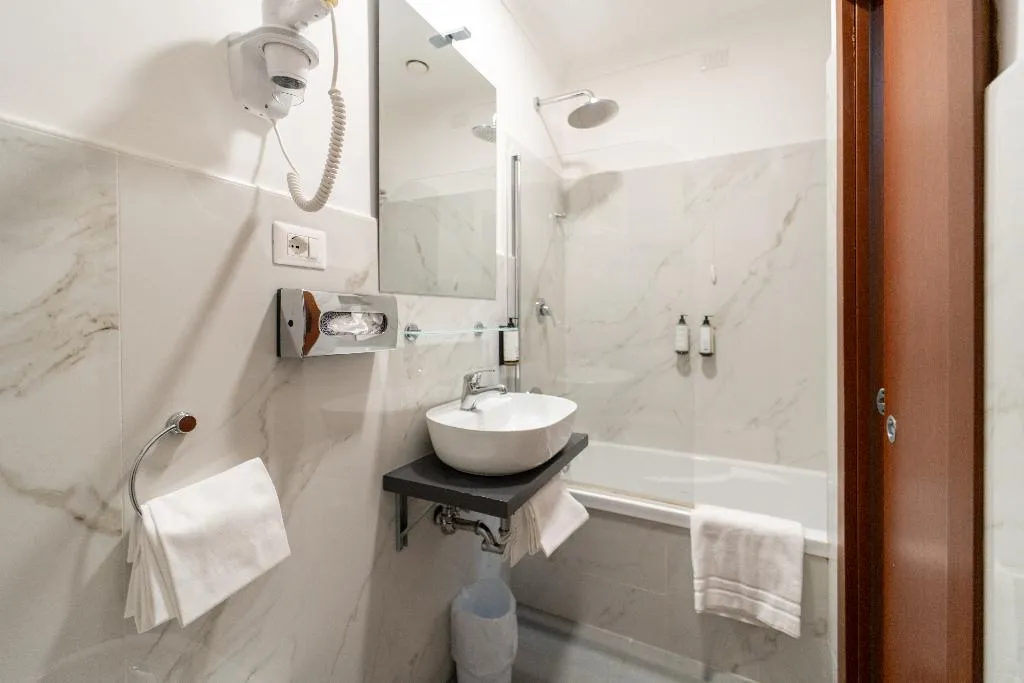 QUADRUPLE STANDARD Room, Oxford, Rome