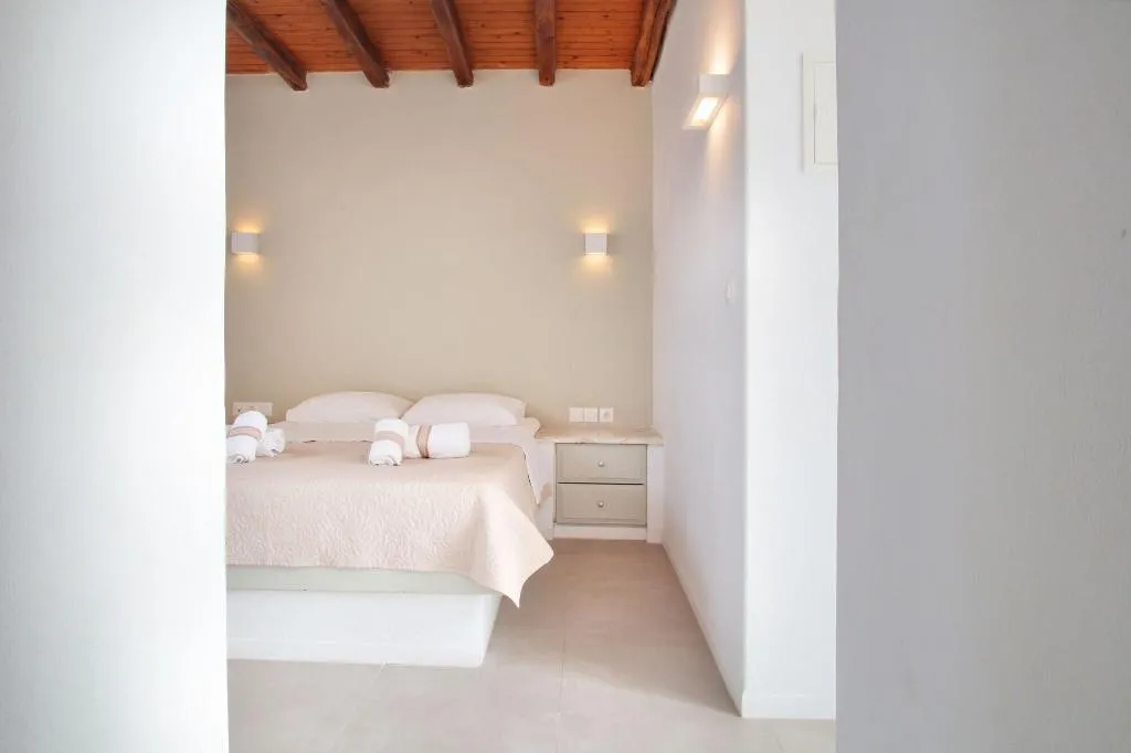 Room, Kritikakis Village Apartments, Santorini