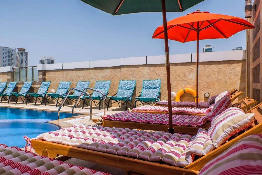 Pool, Tulip Inn Al Khan, Dubai