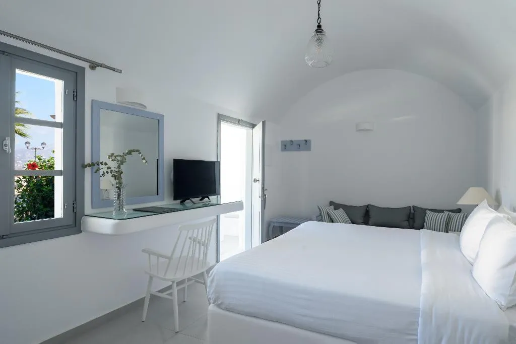 JUNIOR SUITE STANDARD Room, Maison des Lys, Santorini