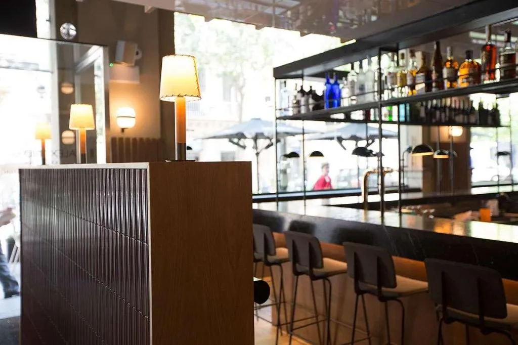 Restaurant, Alexandra Barcelona, Curio Collection by Hilton, Barcelona