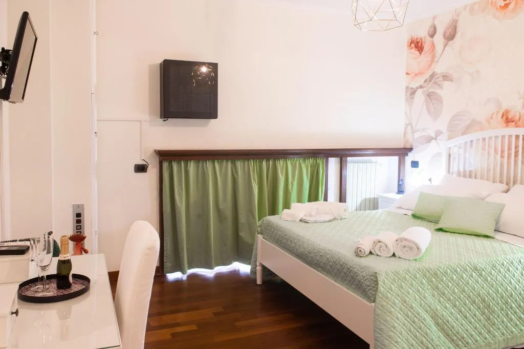 Room, Bed Boutique Napoli Colors, Naples