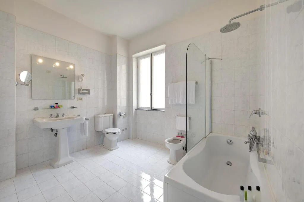 TRIPLE STANDARD Room, Hotel Quirinale, Rome