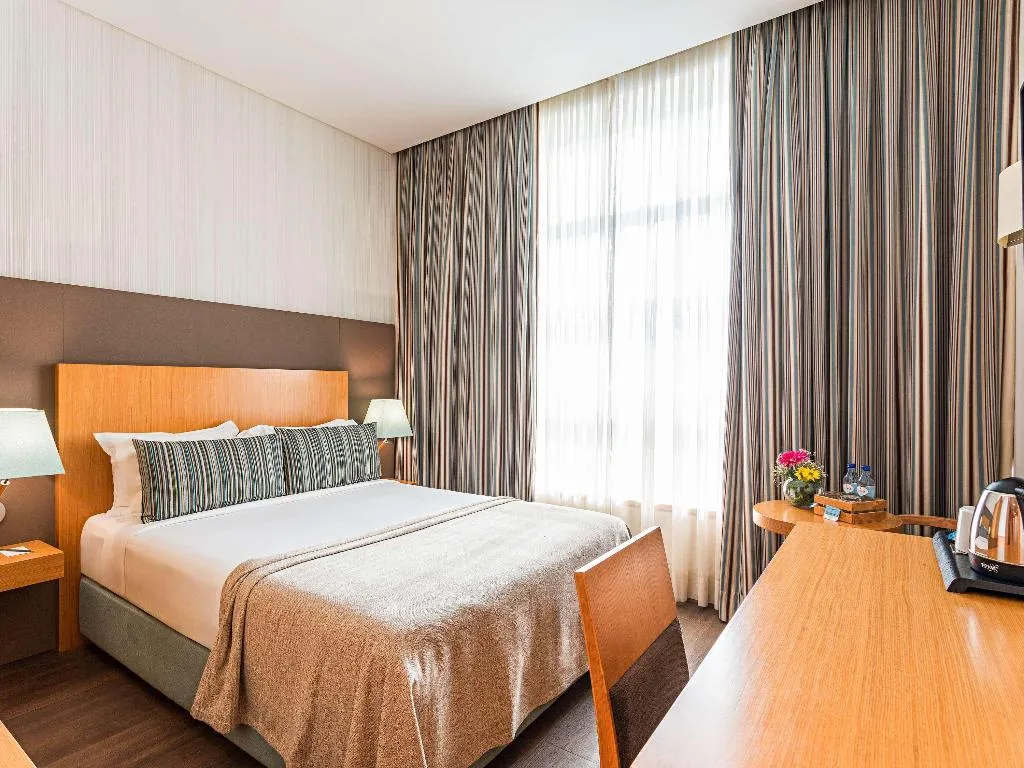 SINGLE STANDARD Room, Mercure Lisboa Almada Hotel, Lisbon