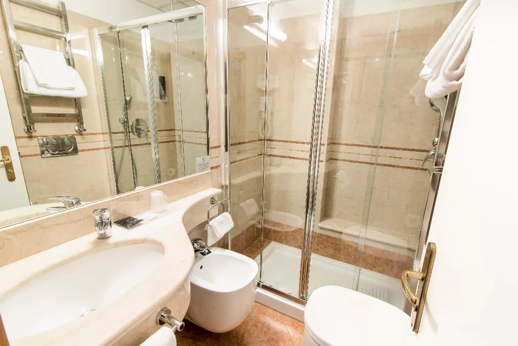 TWIN CLASSIC Room, Grand hotel Mediterraneo, Florence