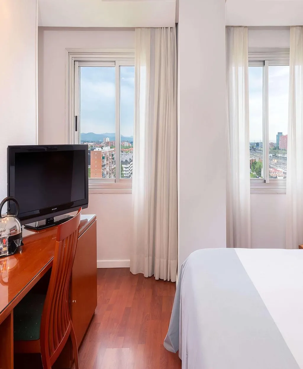 Room PREMIUM QUEEN BED Room, Hotel Madrid Chamartín Affiliated by Meliá, Madrid