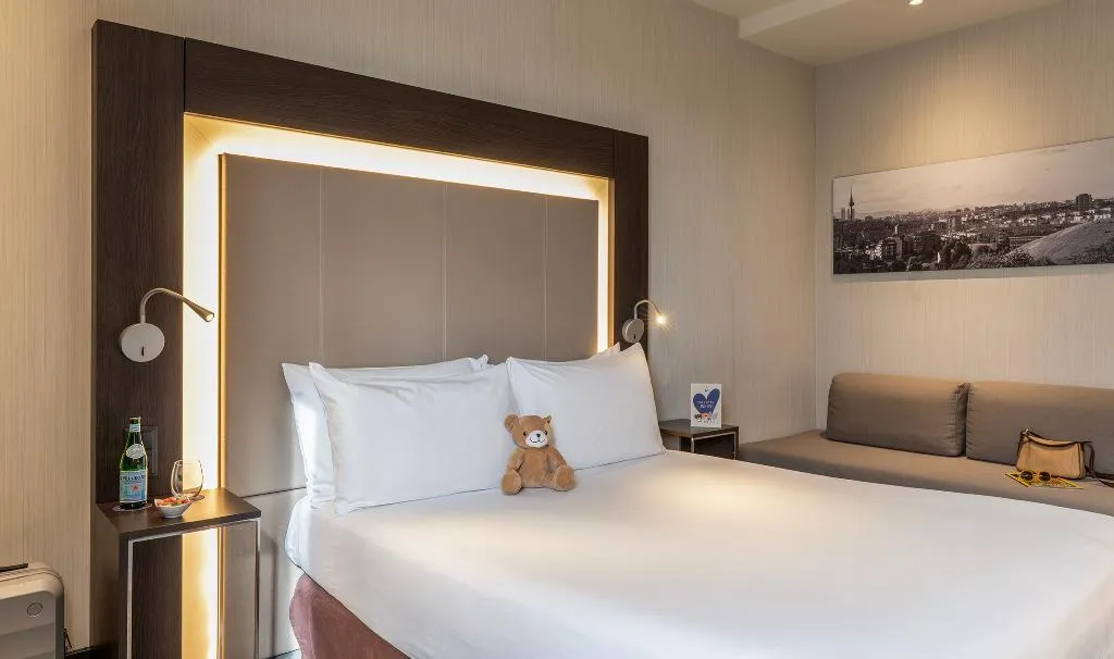 DOUBLE QUEEN SIZE BED Room, Novotel Madrid Center, Madrid