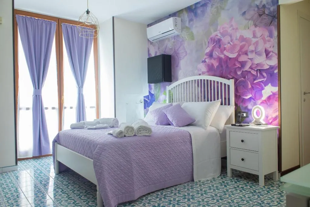 Room, Bed Boutique Napoli Colors, Naples