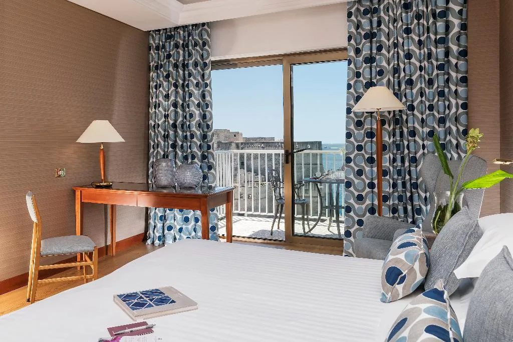 DOUBLE SUPERIOR Room, Royal Continental, Naples