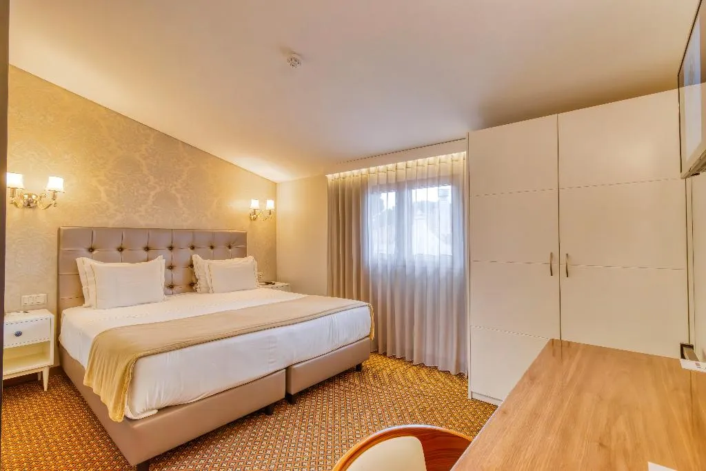 Double or Twin STANDARD Room, Hotel Lis Batalha, Porto