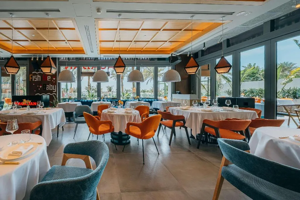 Restaurant, Radisson Beach Resort Palm Jumeirah, Dubai