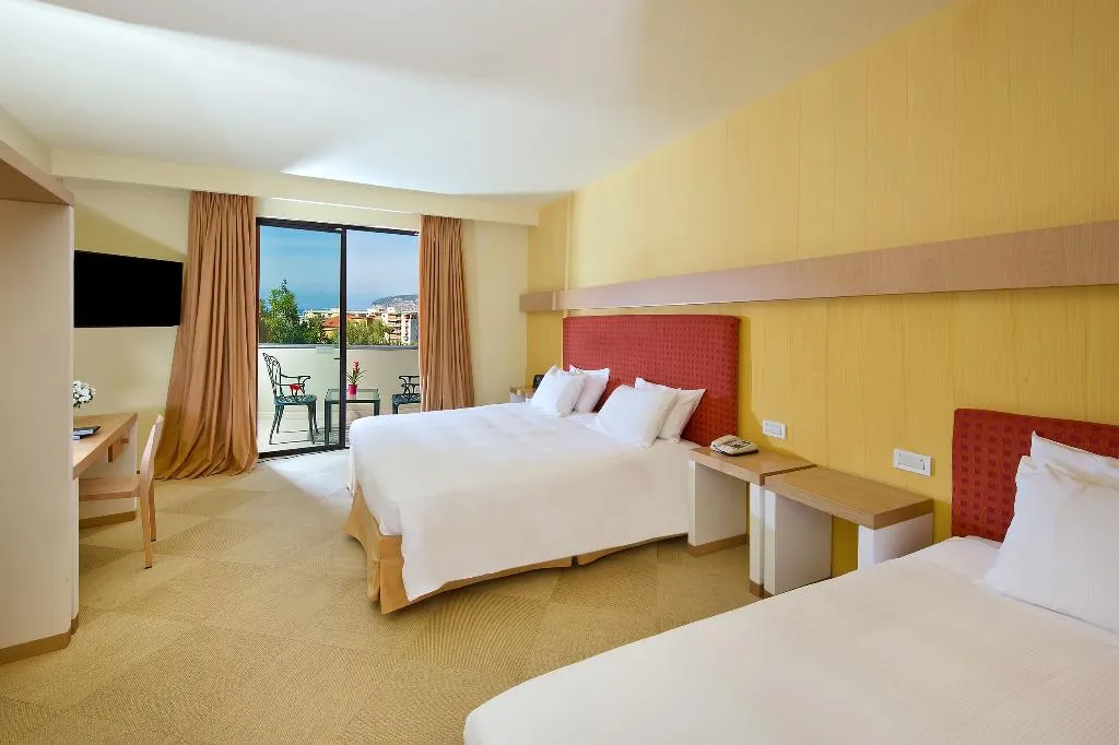 FAMILY ROOM GARDEN VIEW Room, Hilton Sorrento Palace, Naples