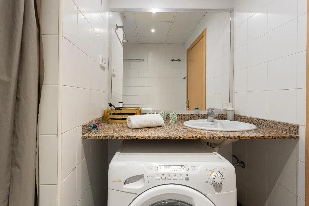 APARTMENT CAPACITY 4 TWO BEDROOMS Room, Sata Olimpic Village Area, Barcelona