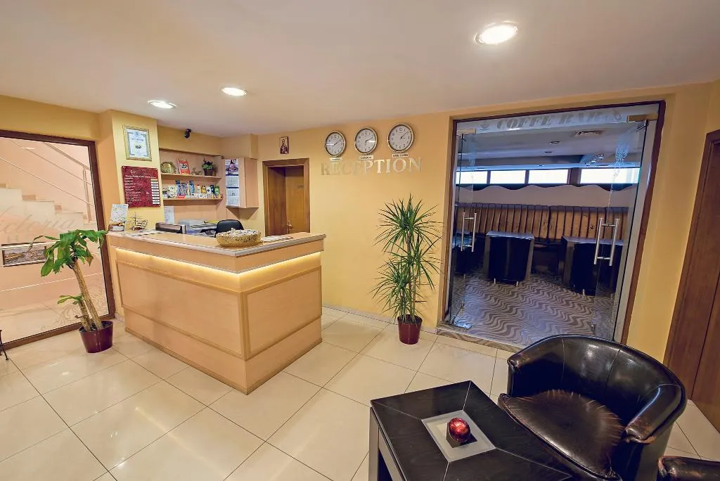 Lobby, Victoria, Varna