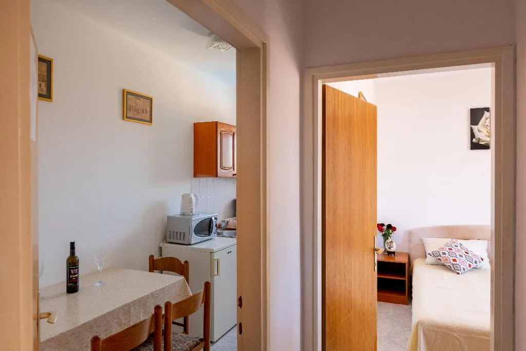 FAMILY ROOM CAPACITY 4 Room, Villa Valjalo, Dubrovnik