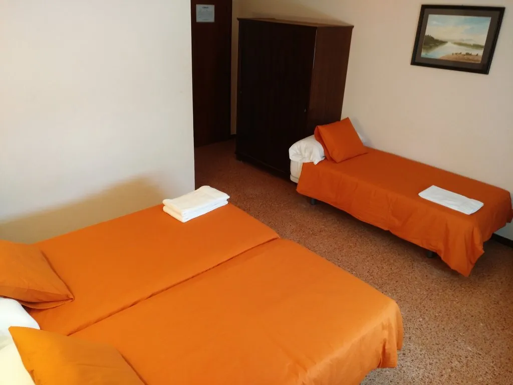 TRIPLE STANDARD Room, Hostal l'Esplai, Costa Brava