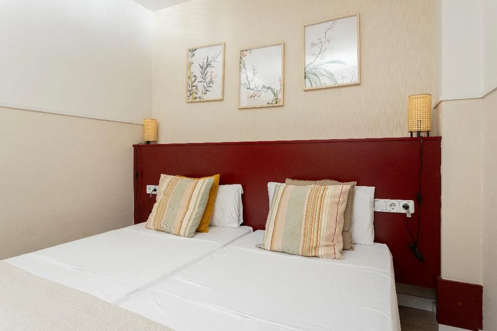 APARTMENT CAPACITY 4 TWO BEDROOMS Room, Sata Olimpic Village Area, Barcelona