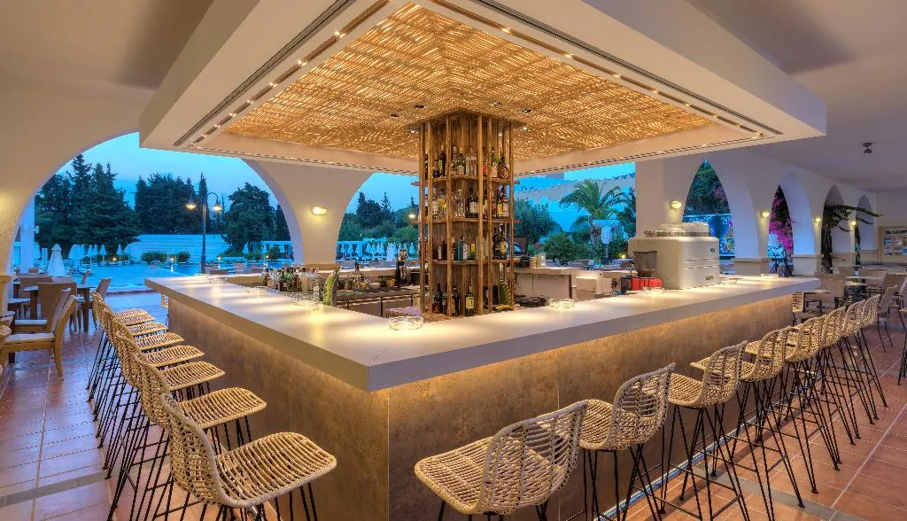 Bar, Platanista, Kos