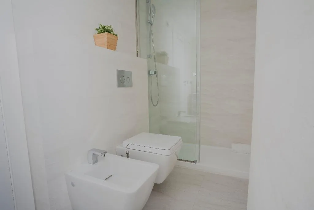 APARTMENT CAPACITY 8 THREE BEDROOMS Room, HQ Rooms San Vicente, Valencia