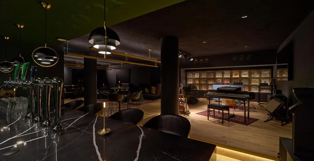 Sports and Entertainment, Leonardo Eden Hotel Amsterdam City Center, Amsterdam