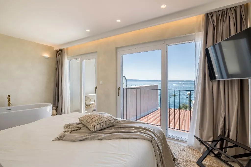JUNIOR SUITE SEA VIEW Room, Hotel Aria, Split