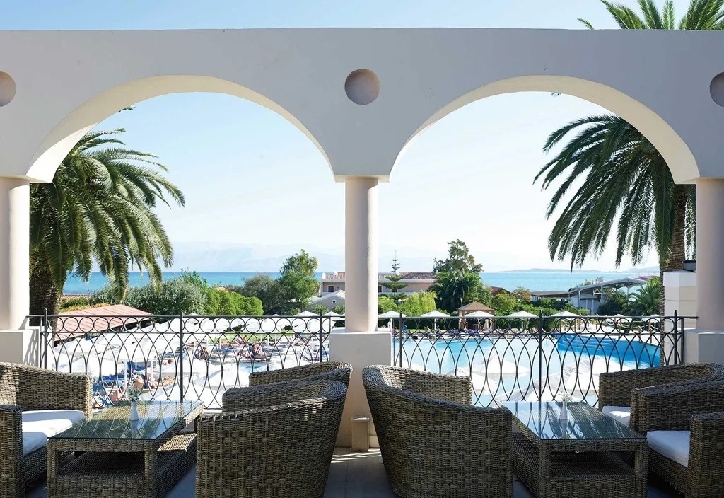 Bar, Roda Beach Resort and Spa, Corfu