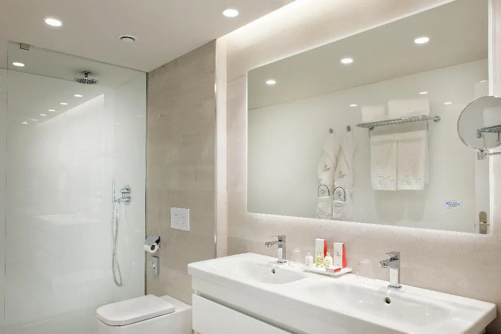 Double or Twin DELUXE WITH TERRACE Room, Salles Hotel Pere IV, Barcelona
