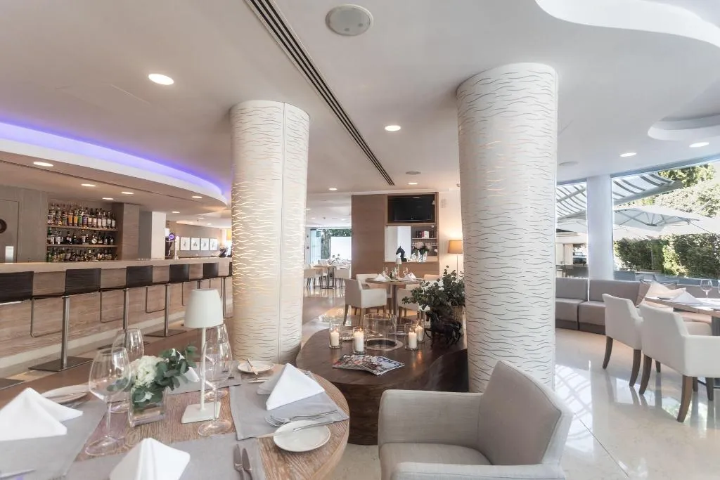 Bar, Alasia Hotel, Cyprus