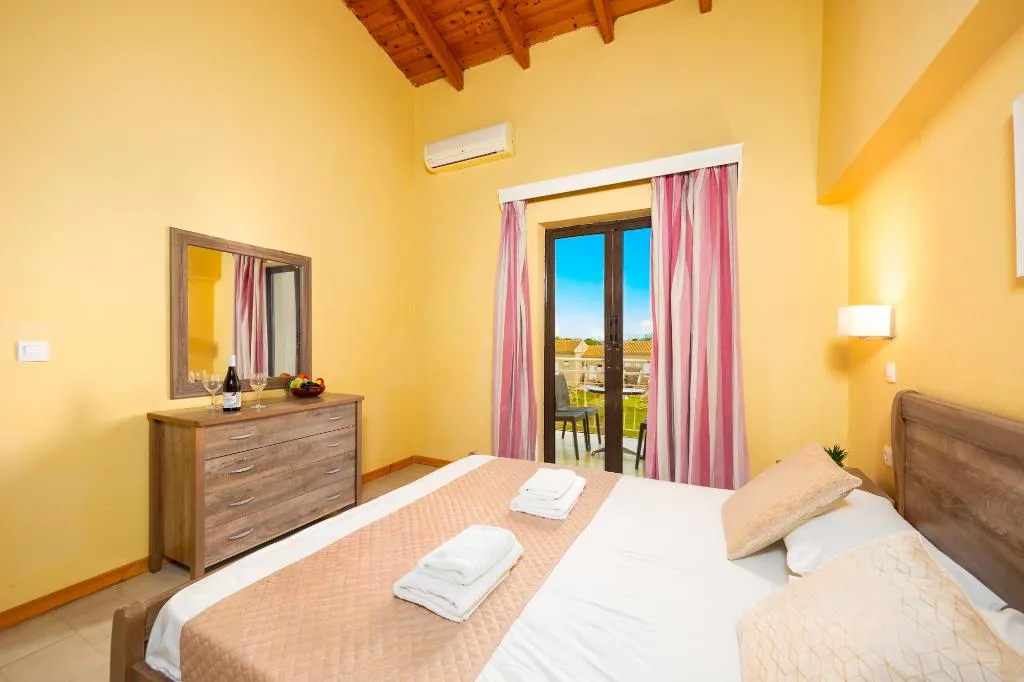 Room CAPACITY 5 Room, Koulouris Beach, Corfu