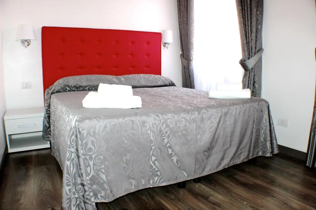 Room, Laterani Suite, Naples